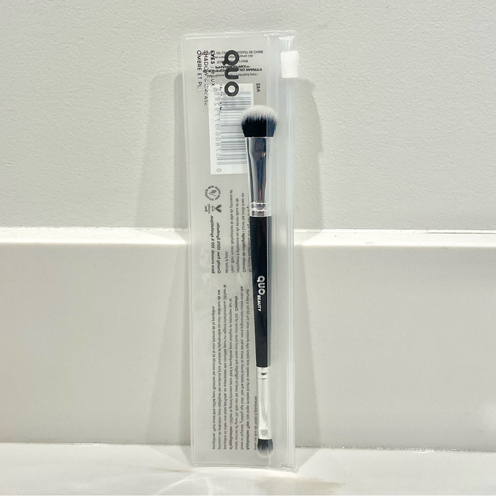 🔵3/$25 NEW Quo Eyes Shadow & Crease Makeup Brush
